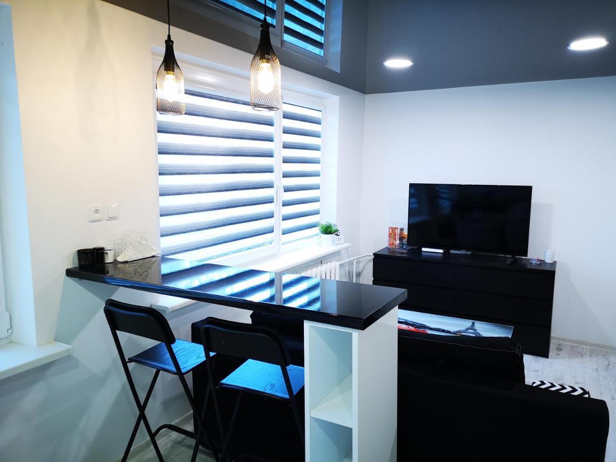 Black & White Studio Anyksciai Ngoại thất bức ảnh